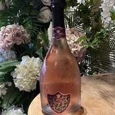 Nua Sparkling Rose Wine